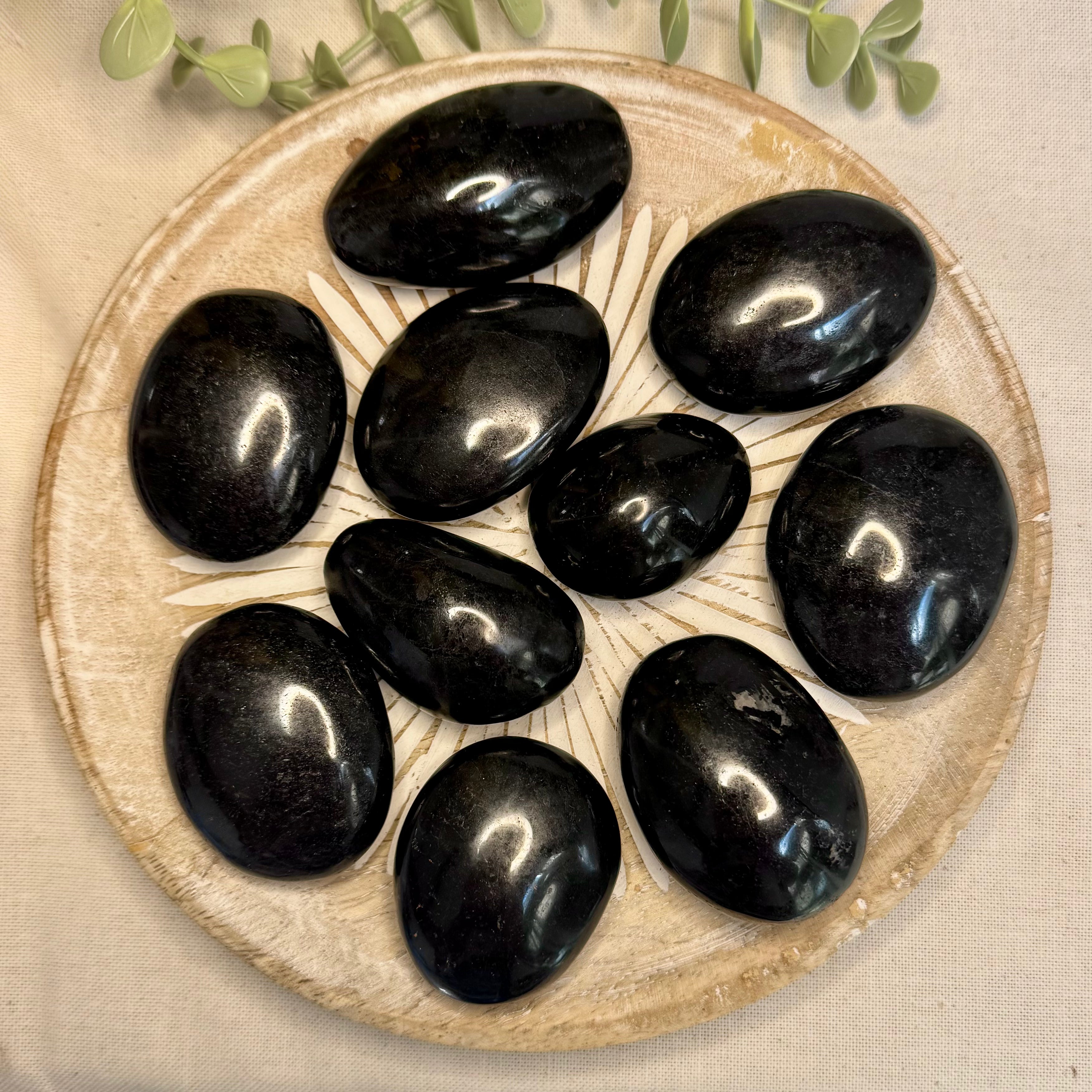 TOURMALINE NOIRE - A - Madagascar - Galet