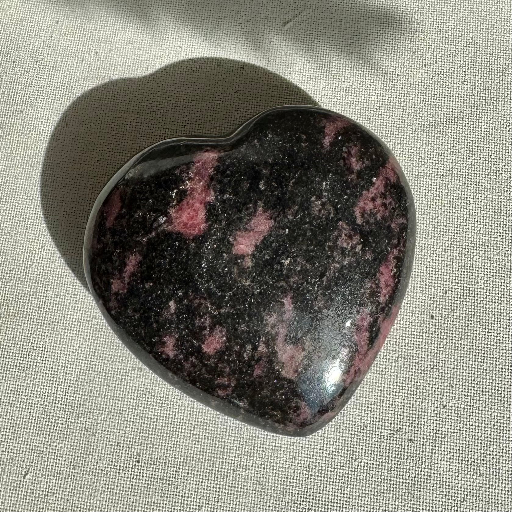 RHODONITE - AB - Madagascar - Coeur