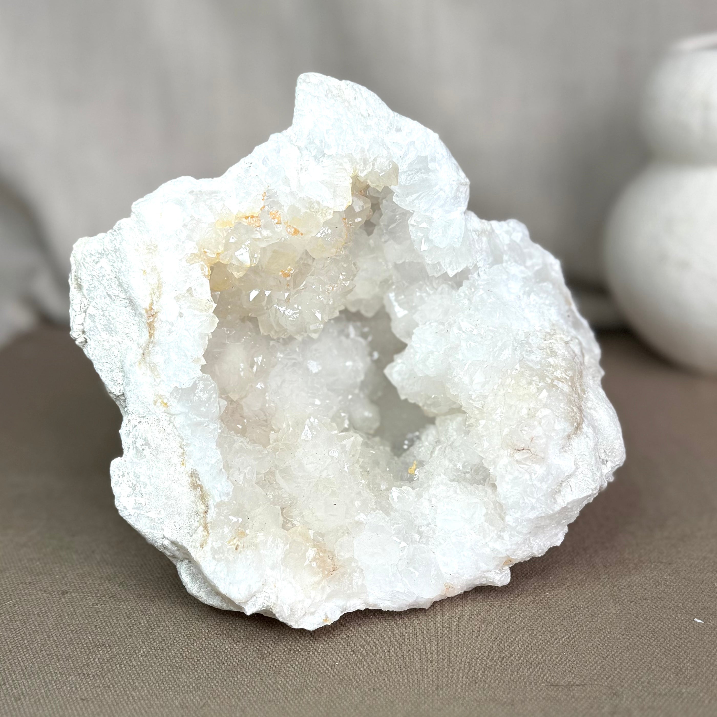 GÉODE CRISTAL DE ROCHE - AAA - Maroc - 1/2 GÉODE