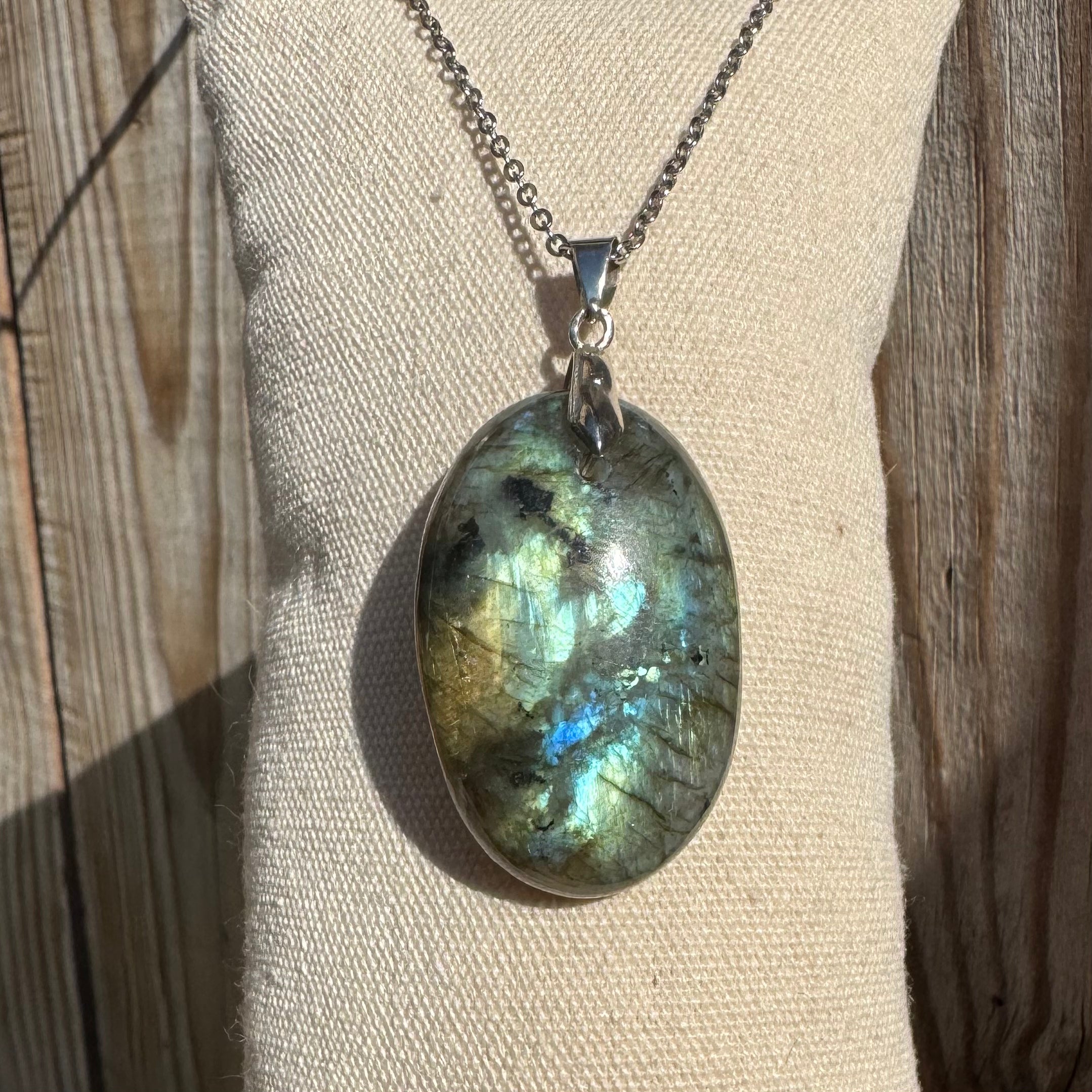 PENDENTIF LABRADORITE - Madagascar - Bélière argent925 - Chaine acier inoxydable ou cordon cuir