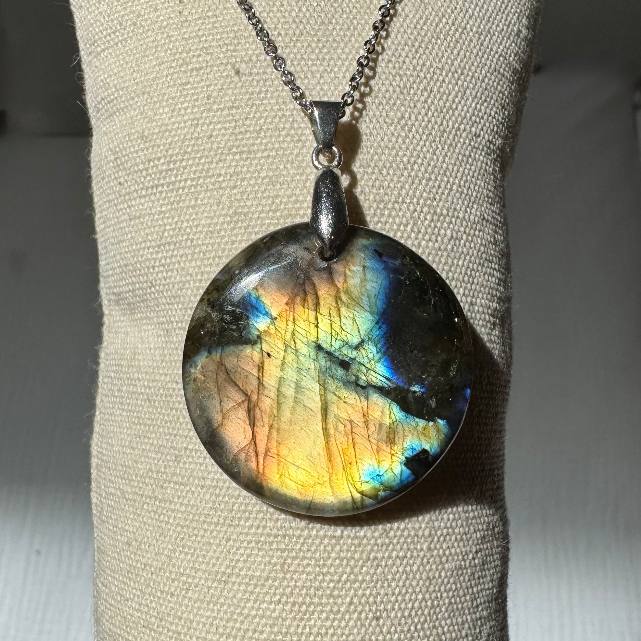 PENDENTIF LABRADORITE - Madagascar - Bélière argent925 - Cordon cuir ou Chaine acier inoxydable