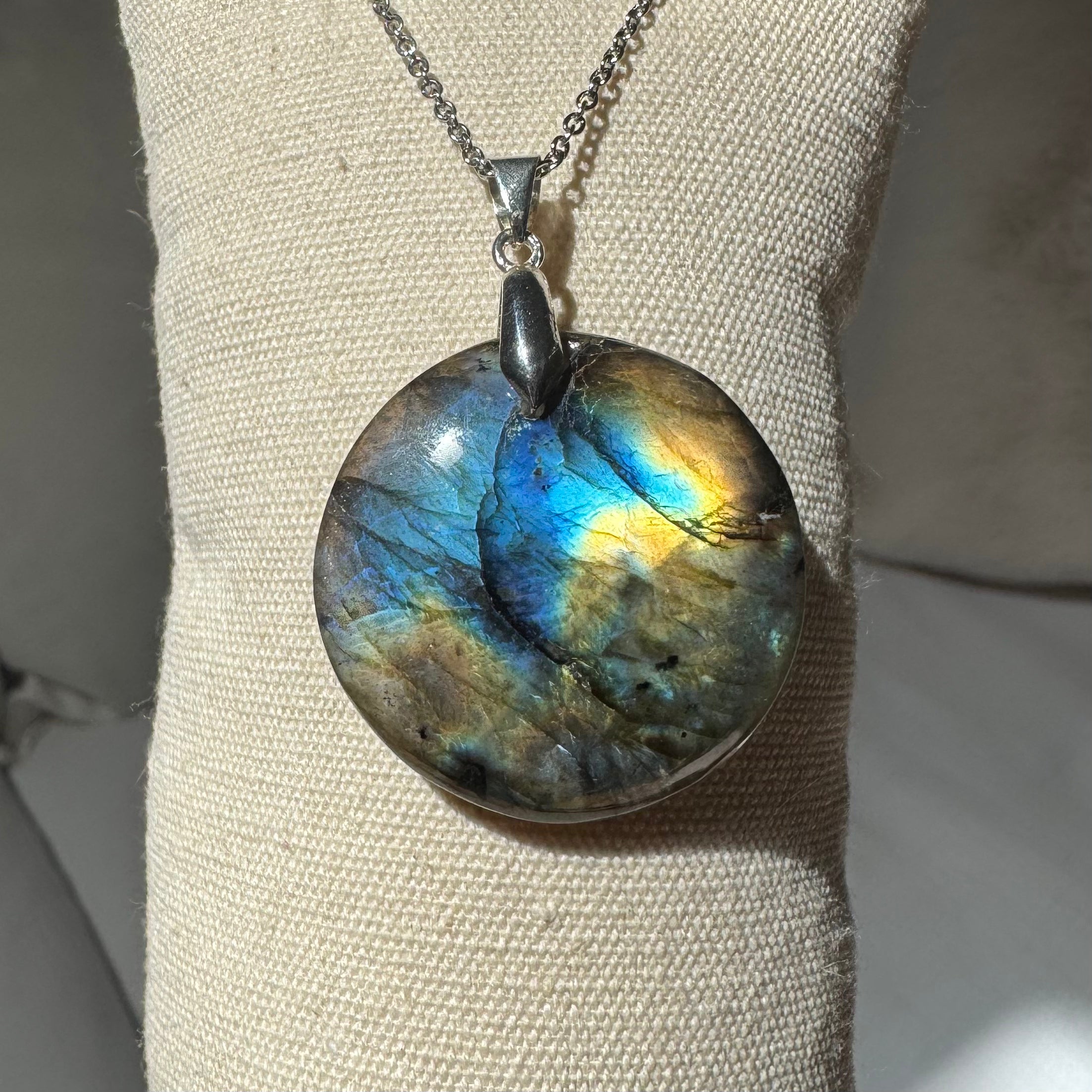 PENDENTIF LABRADORITE - Madagascar - Bélière argent925 - Chaine acier inoxydable ou cordon cuir