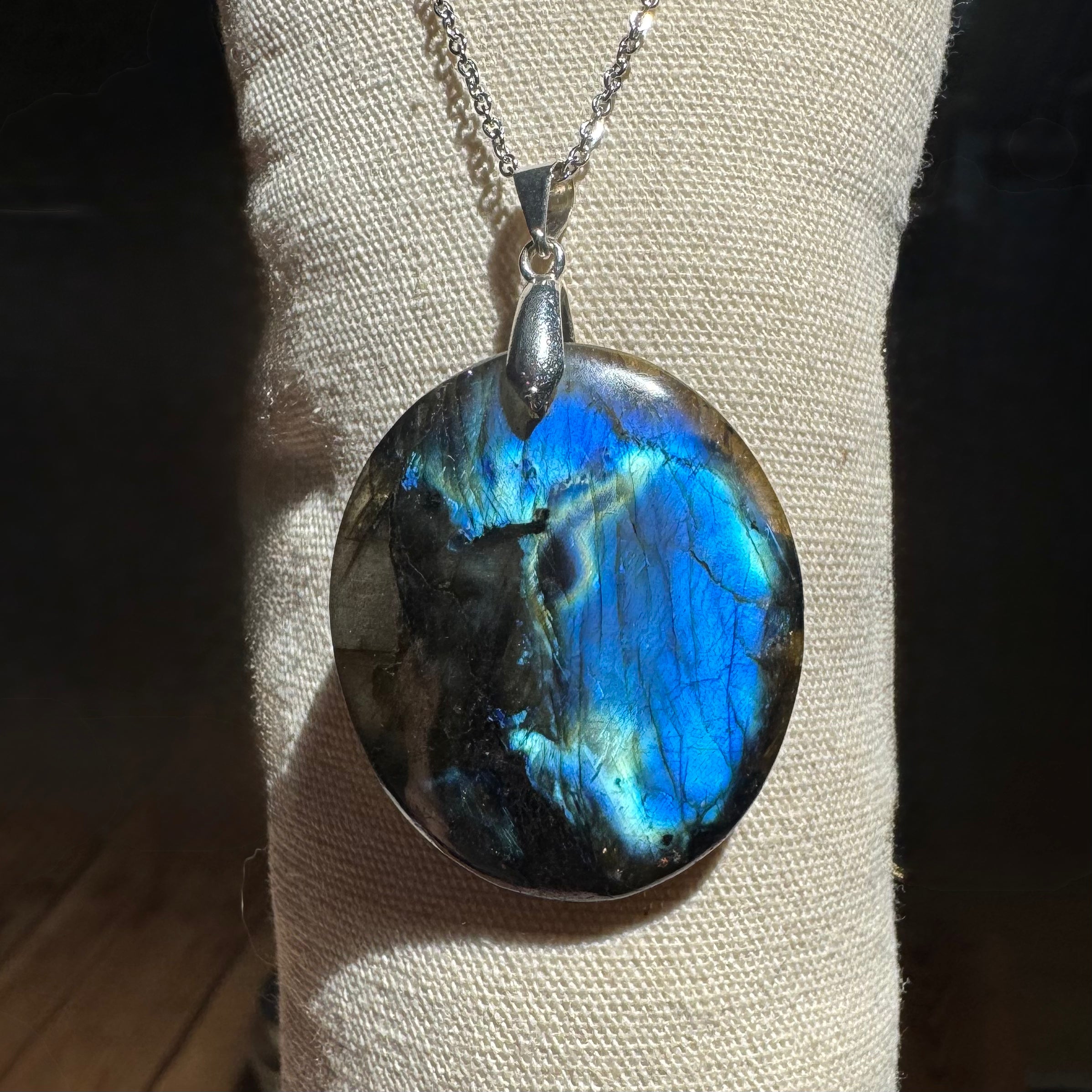 PENDENTIF LABRADORITE - Madagascar - Bélière argent925 - Chaine acier inoxydable ou cordon cuir