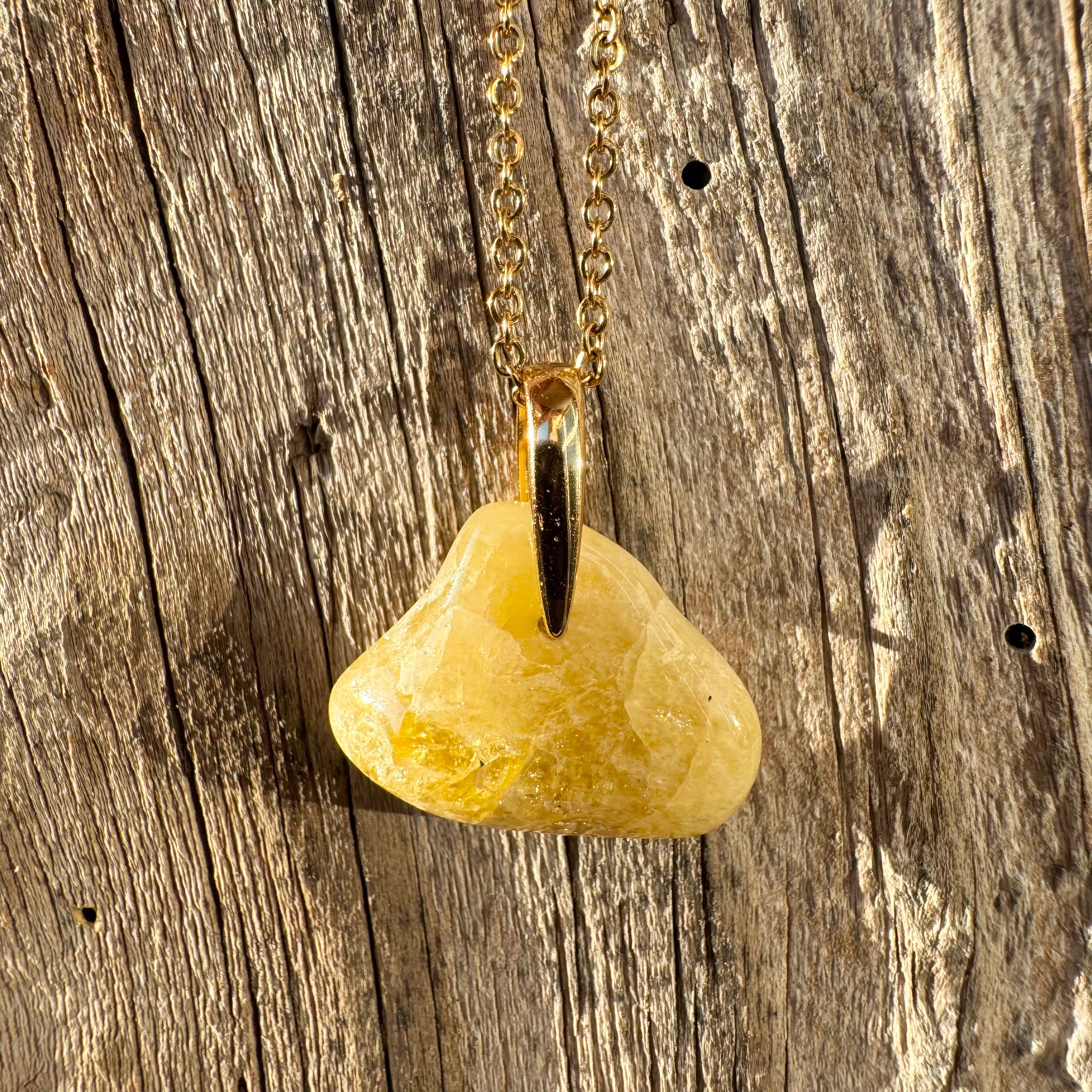 PENDENTIF HÉLIODORE pierre roulée - Bélière plaqué or sur argent925 - Chaine acier inoxydable dorée