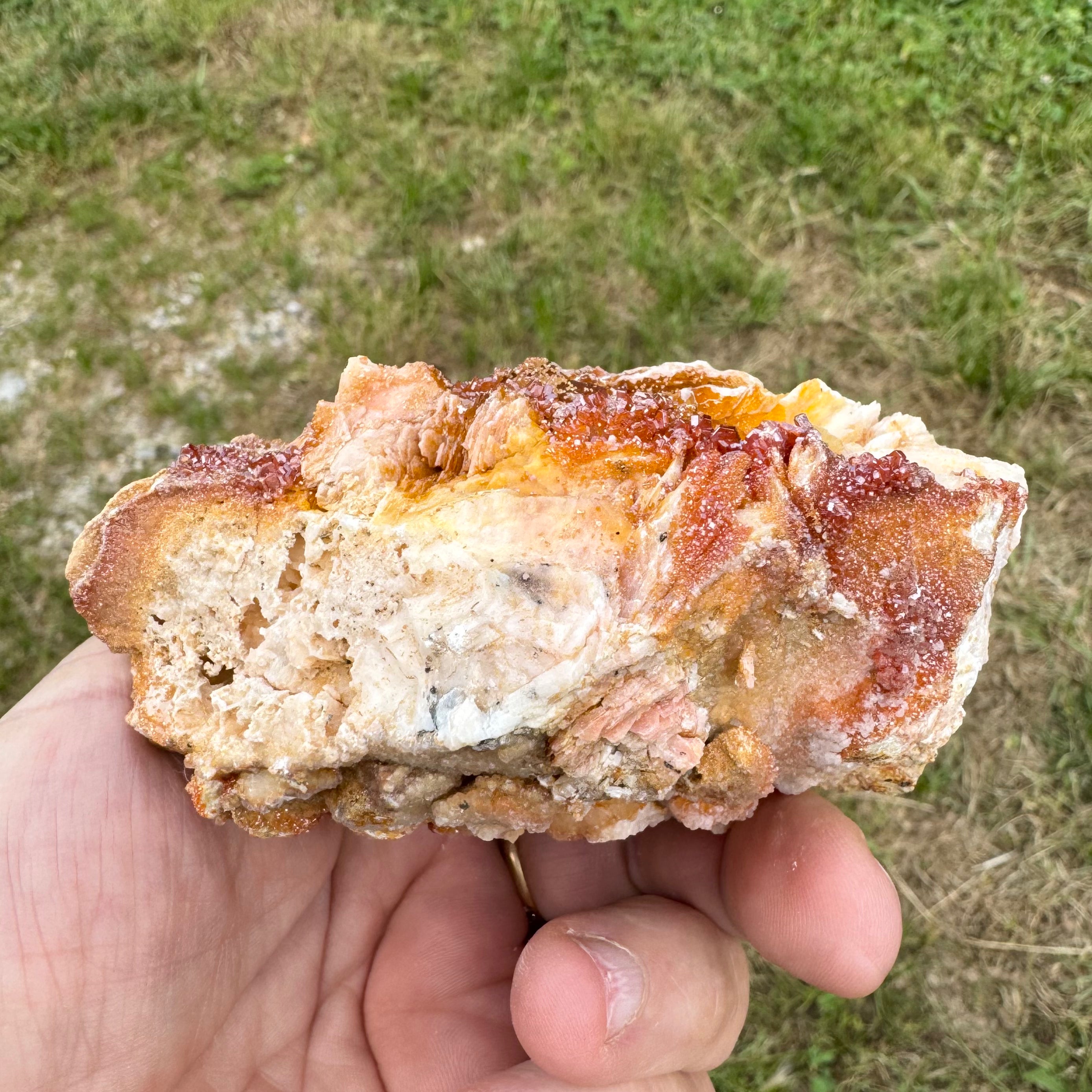 VANADINITE SUR BARYTINE - Maroc - Pierre brute