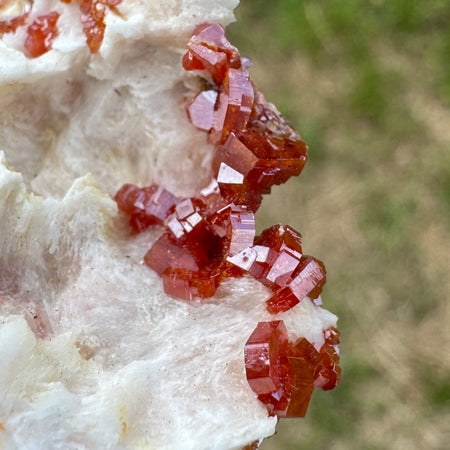 VANADINITE SUR BARYTINE - Maroc- Pierre brute
