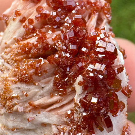 VANADINITE SUR BARYTINE - Maroc - Pierre brute