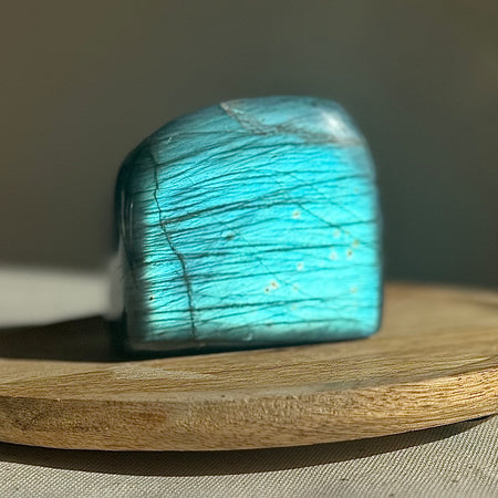 LABRADORITE -  AA -  Madagascar - Forme libre