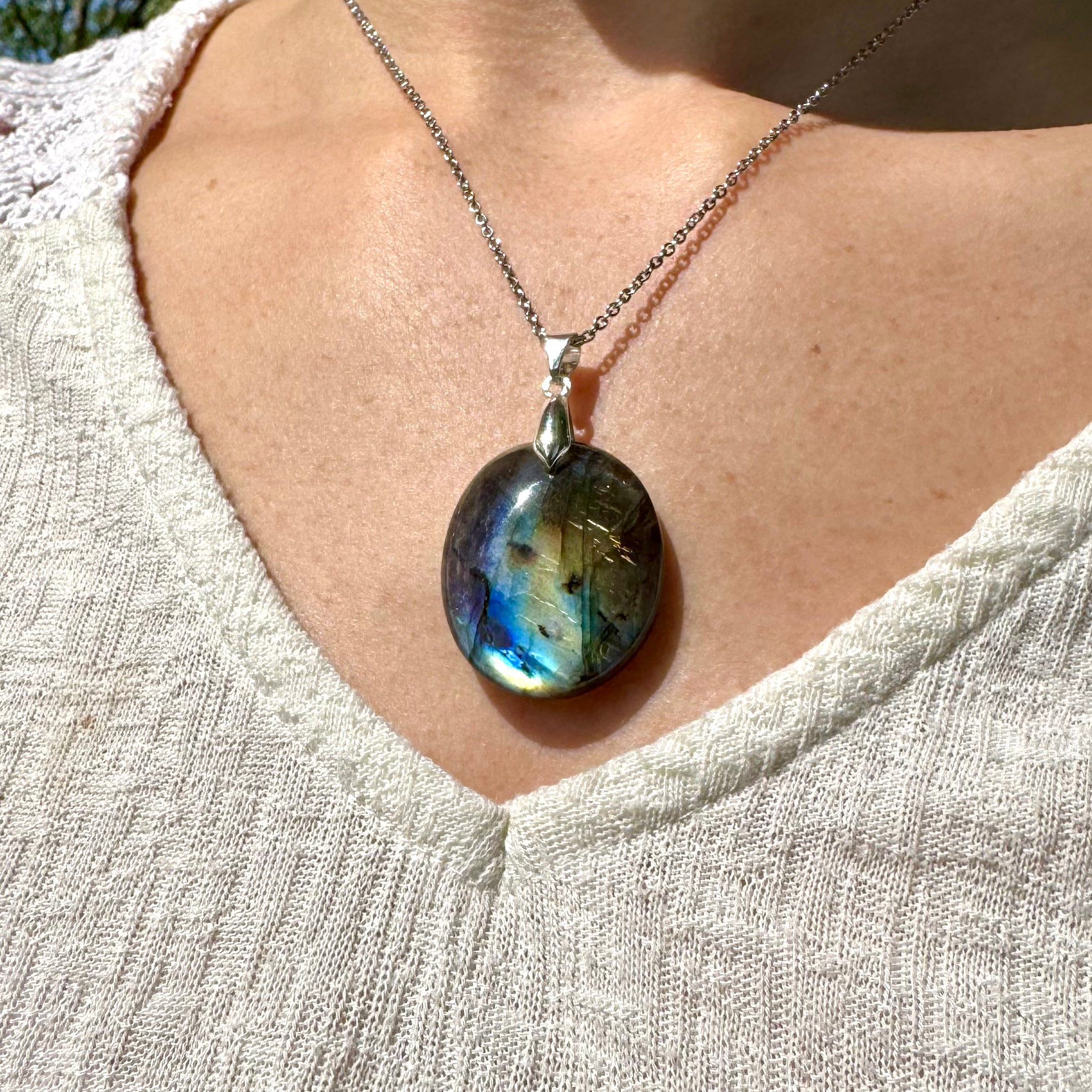 PENDENTIF LABRADORITE - AA - Madagascar - Bélière argent925 - Chaine acier inoxydable ou cordon cuir