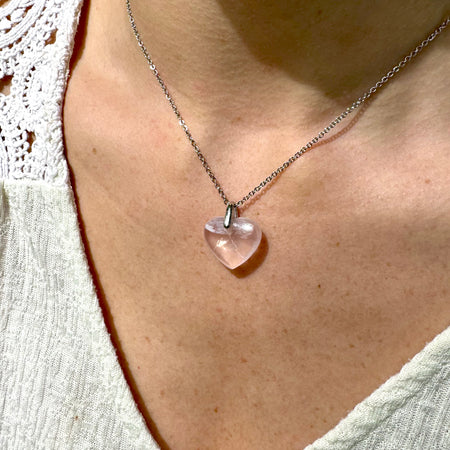 PENDENTIF Quartz rose - Coeur - Brésil - Bélière laiton argenté - Chaine acier inoxydable