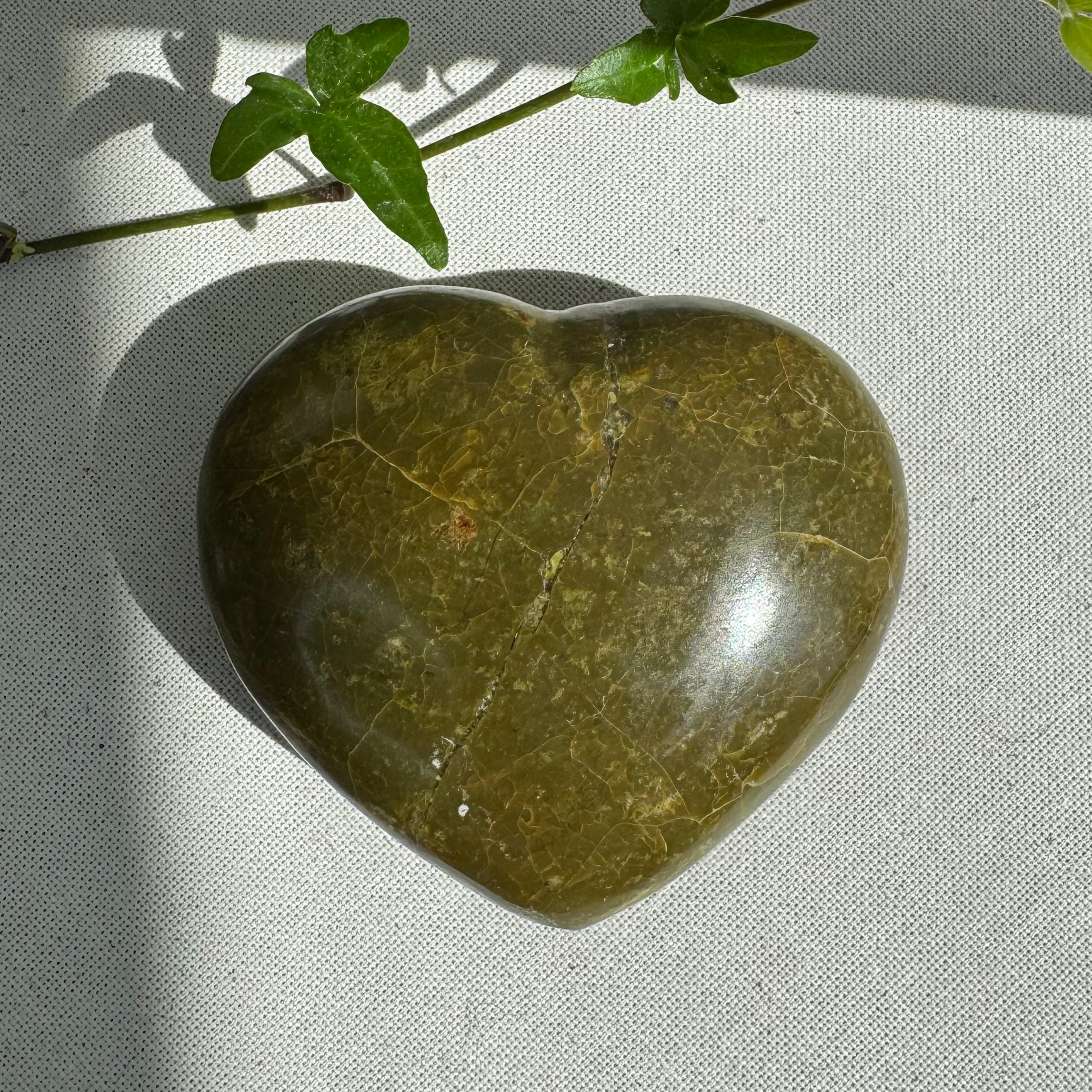 OPALE VERTE - A - Madagascar - Coeur