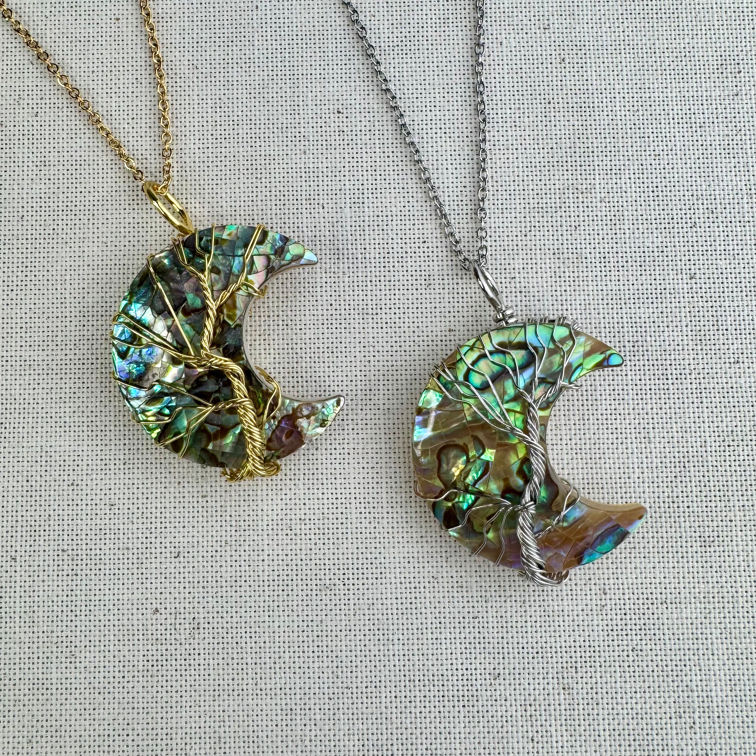 PENDENTIF ARBRE DE VIE SUR LUNE EN ORMEAU- acier inoxydable - Chaine acier inoxydable 45cm