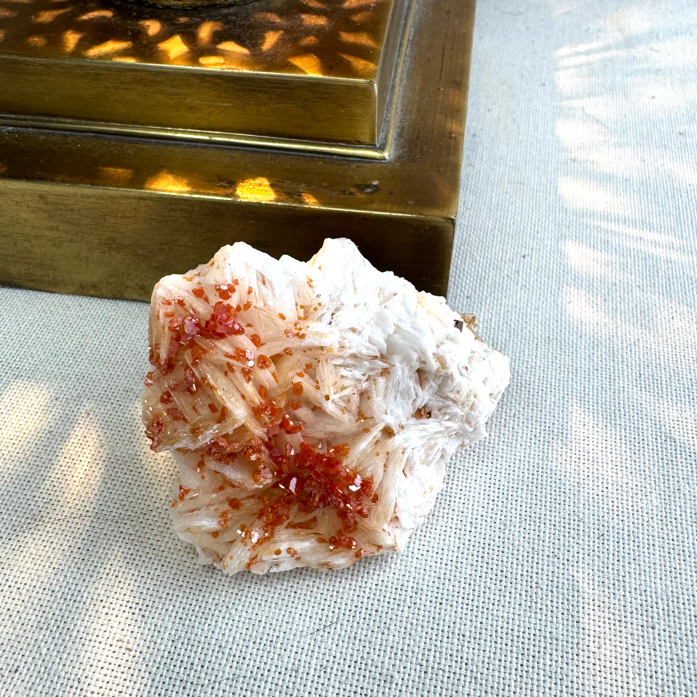 VANADINITE SUR BARYTE- AA - MAROC- Pierre brute