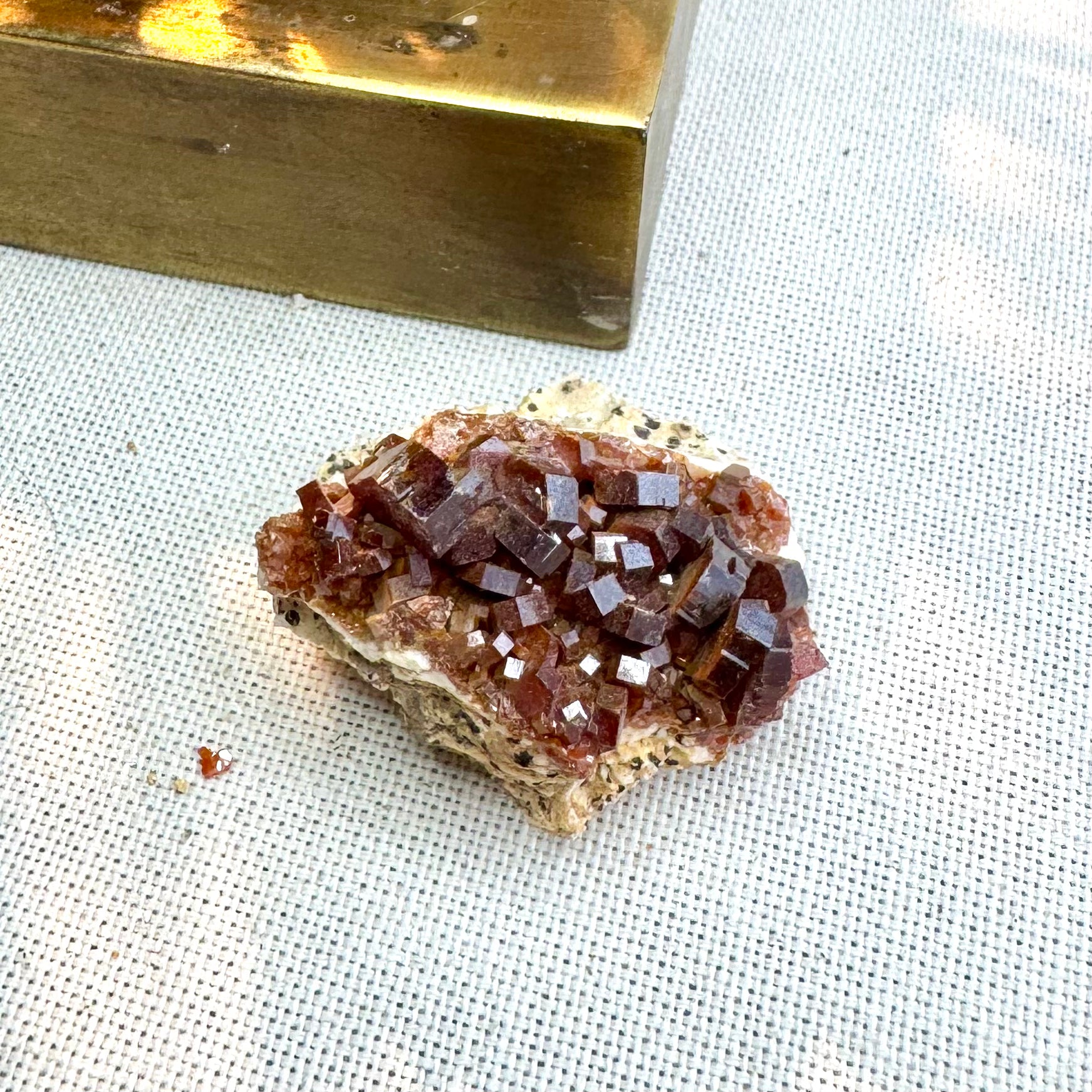 VANADINITE SUR BARYTE- AA - MAROC- Pierre brute