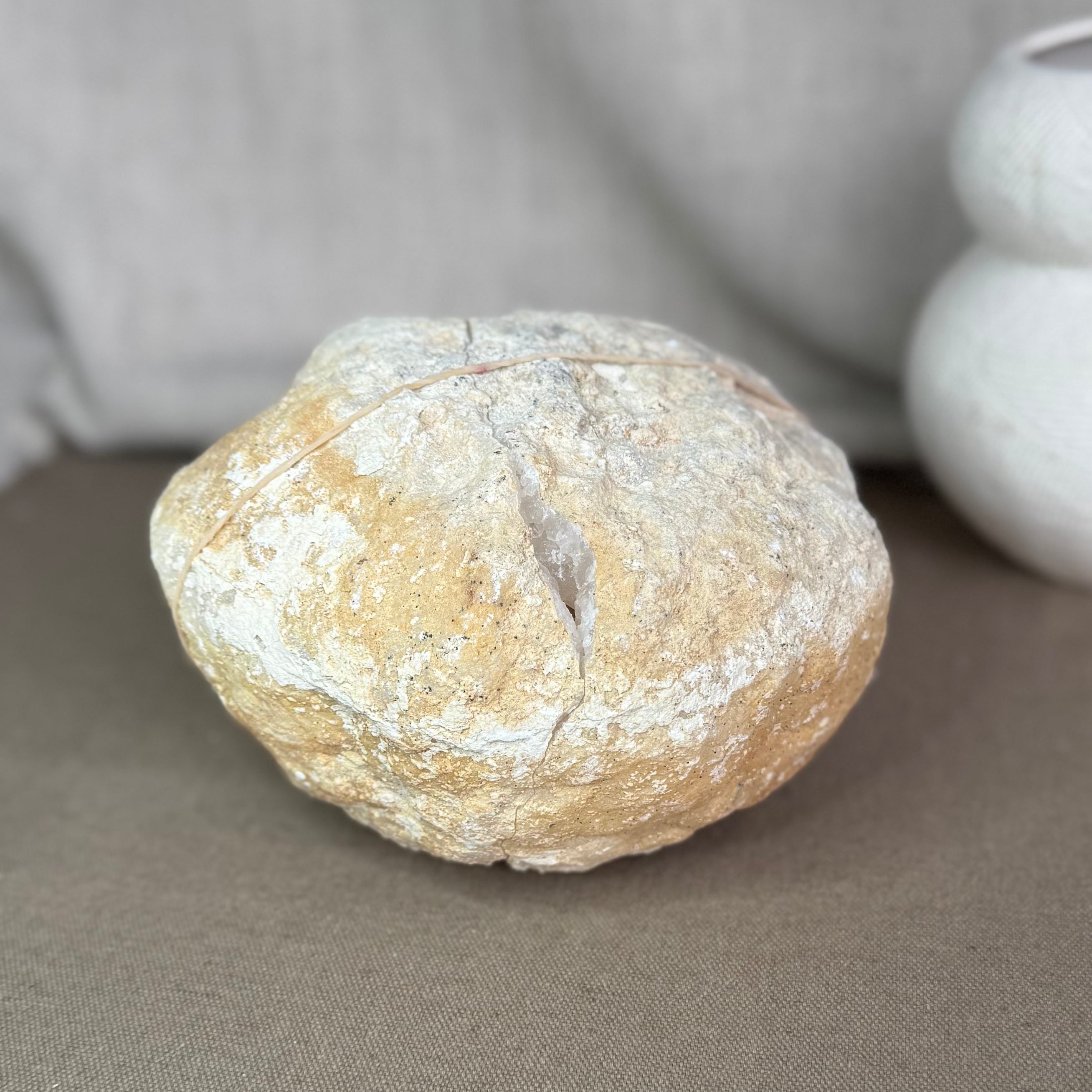 GÉODE CRISTAL DE ROCHE - AAA - Maroc -GÉODE entière