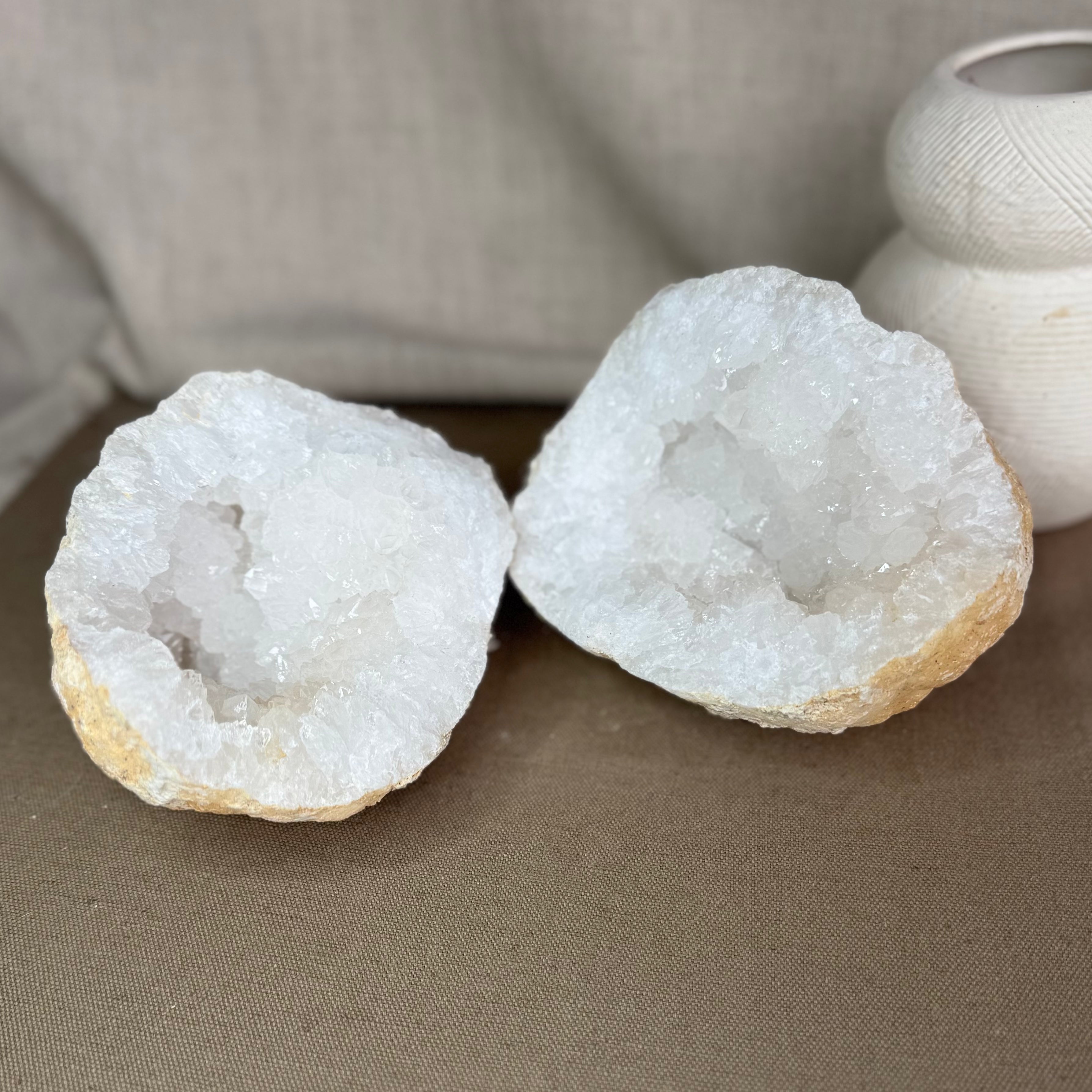 GÉODE CRISTAL DE ROCHE - AAA - Maroc -GÉODE entière