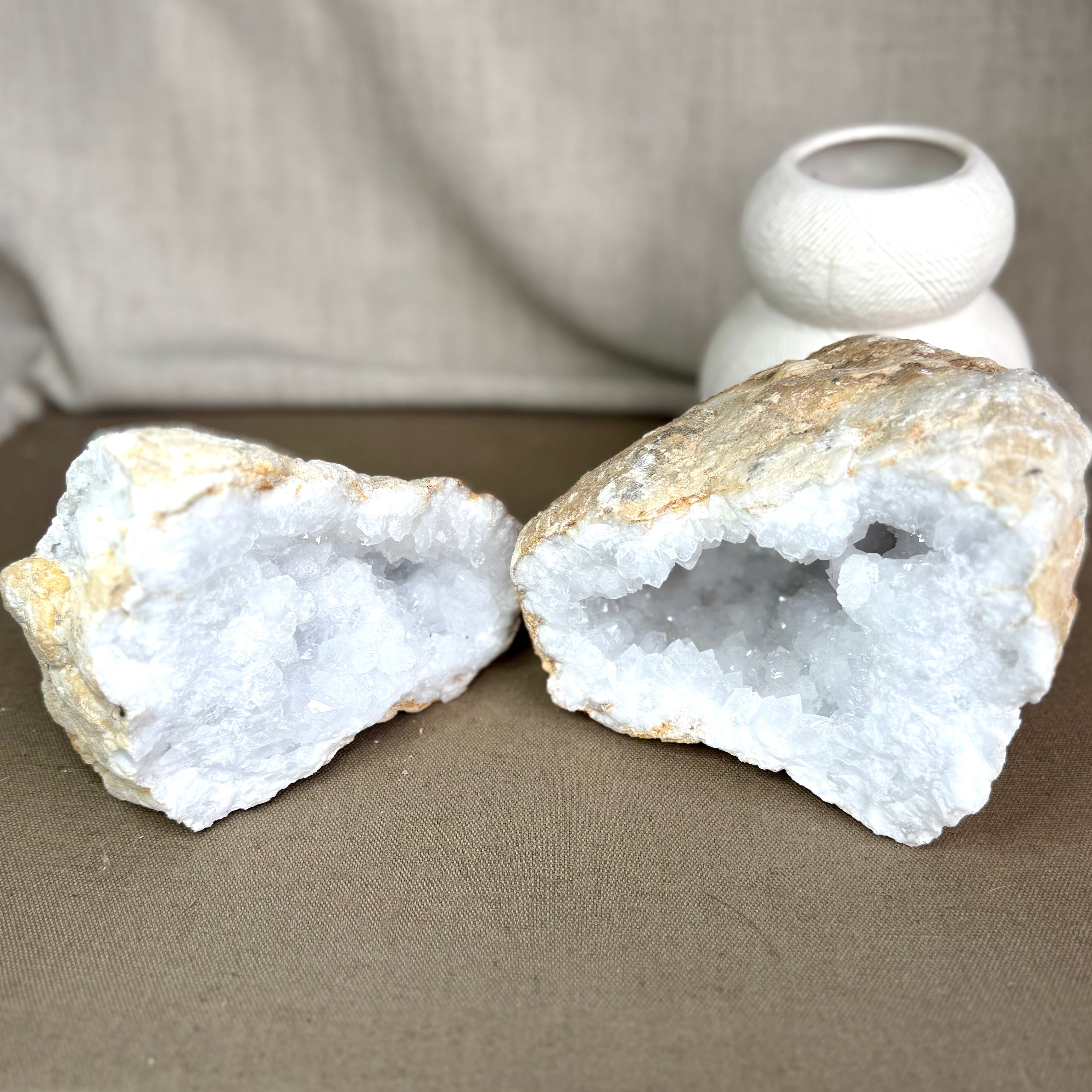 GÉODE CRISTAL DE ROCHE - AAA - Maroc -GÉODE entière