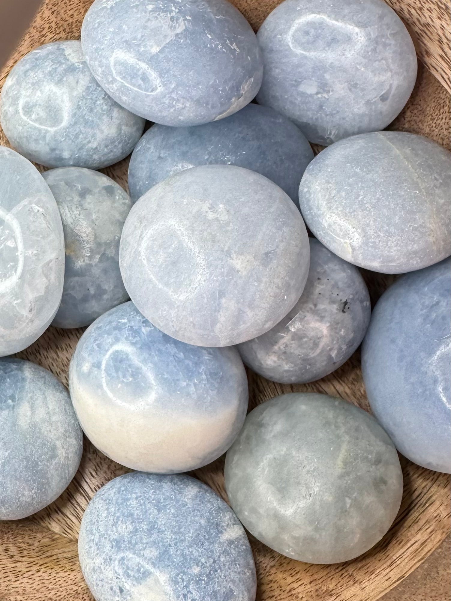 CALCITE BLEUE - A - Madagascar - Galets