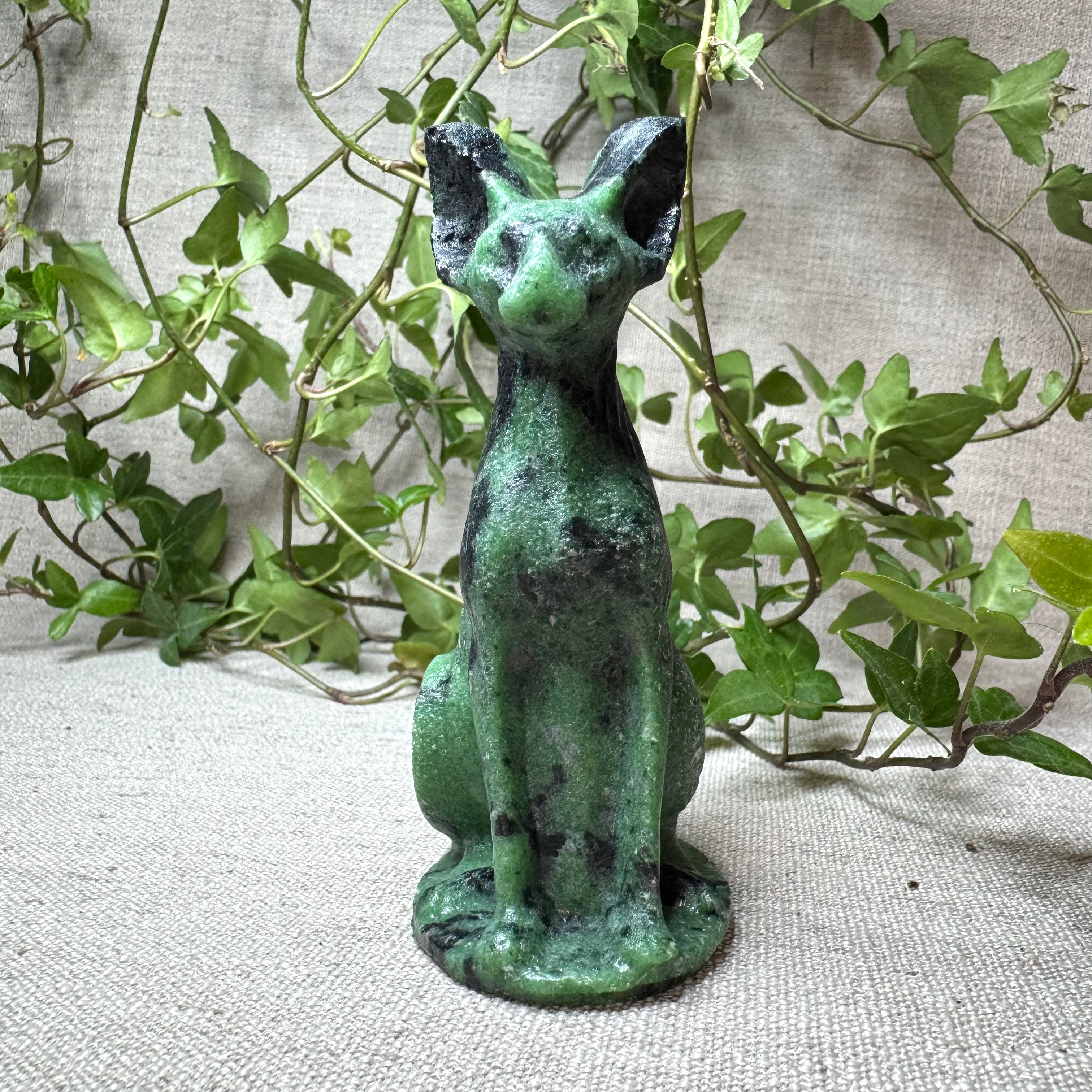 CHAT SPHYNX -  Rubis Zoïzite - 10cm - Afrique de l'Est