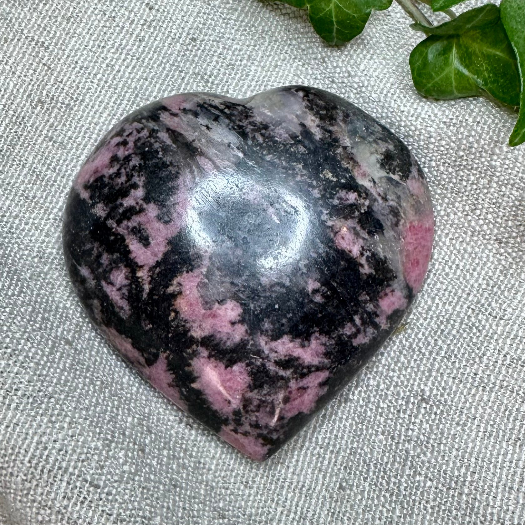 RHODONITE - Madagascar - Coeur